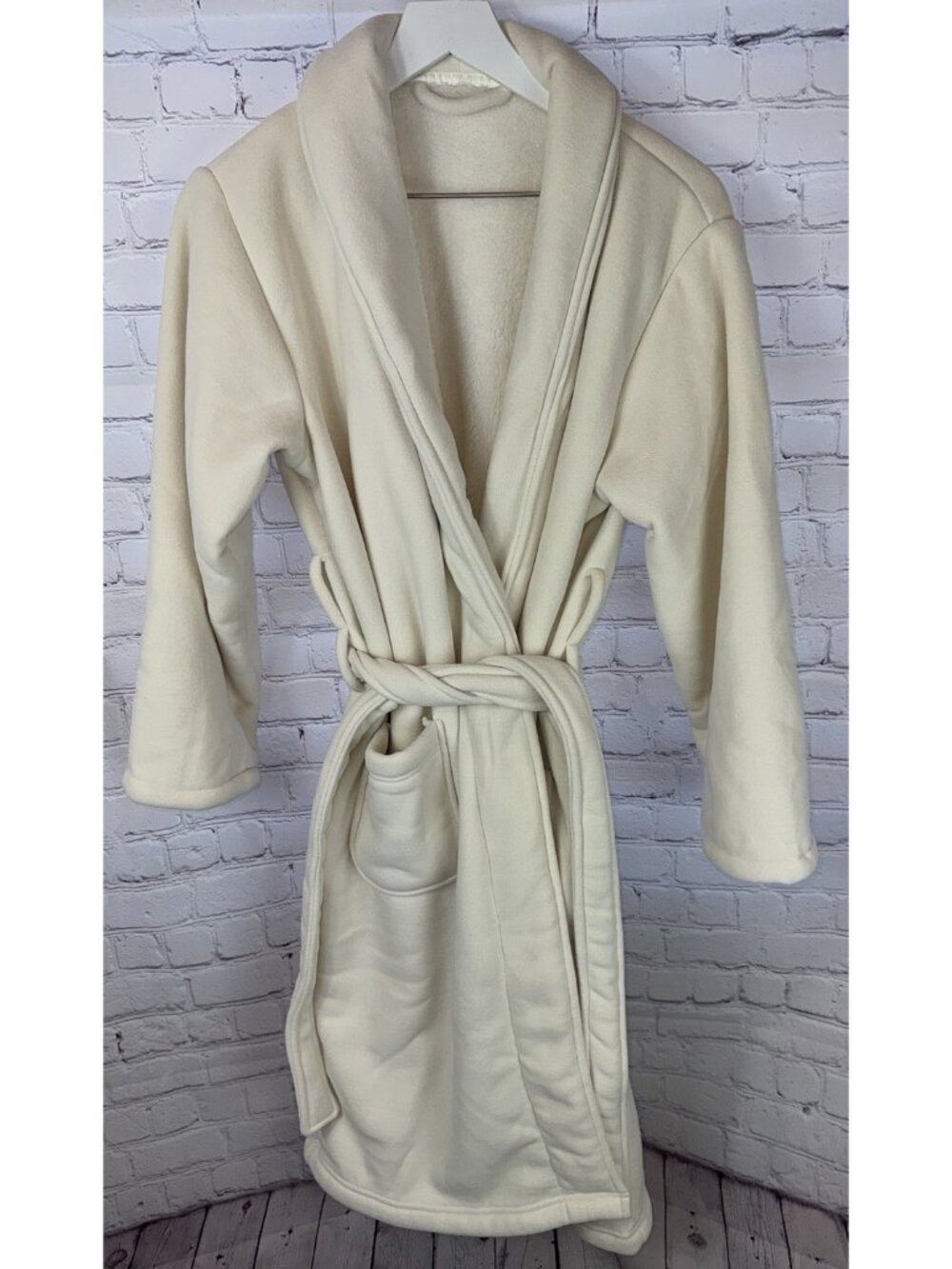 NWOT POTTERY BARN Cozy Retreat Robe Size Medium Cream Shawl Collar No Monogram